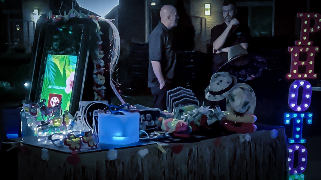 CORPORATE-2 _audio-guest-book-02