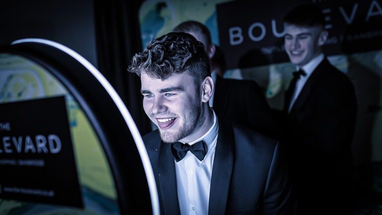 CORPORATE-2 _audio-guest-book-02