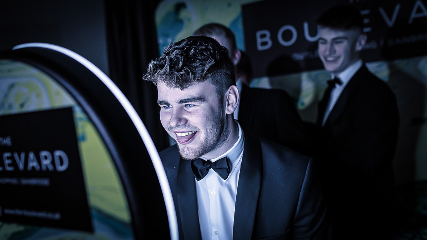 CORPORATE-2 _audio-guest-book-02