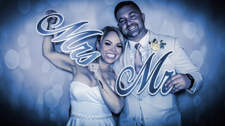 Entertain your guests with our Touchscreen Mirror Booth.